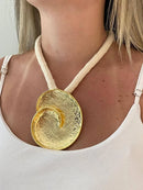 Colar Artesanal Pingente Dourado